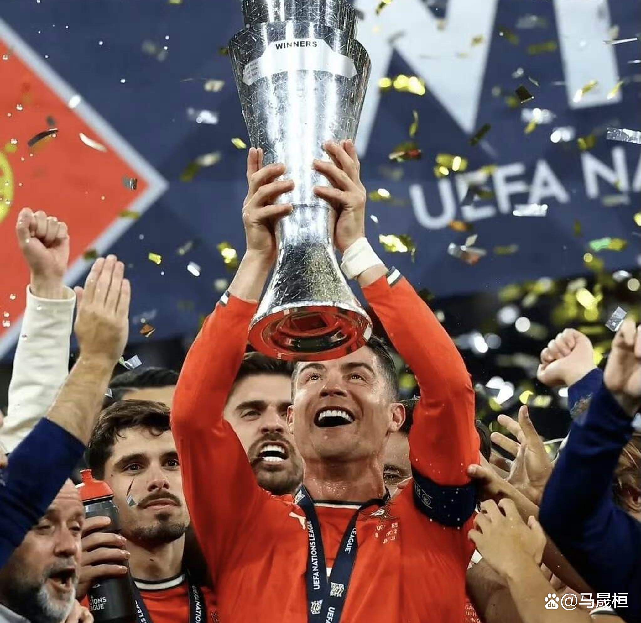 C罗与60激战西班牙队分钟，出色发挥胜负难料！，穆雷焦点对战赢得满堂喝彩的简单介绍-九游官方站点